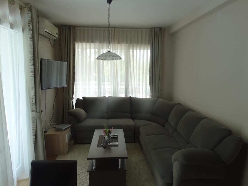 Agape Apartments Tivat Luaran gambar